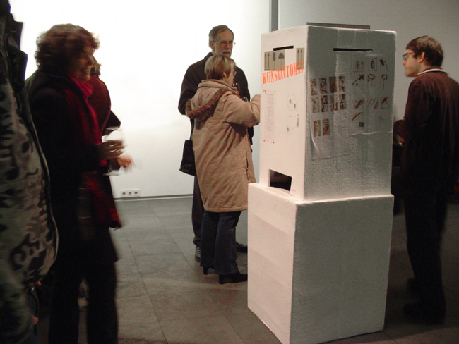 Karoline Riha_Art Vending Machine_participatory site-specific installation